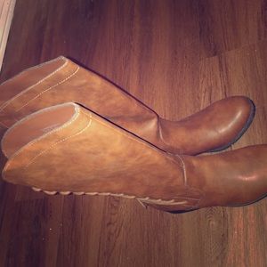 New high boots with laces